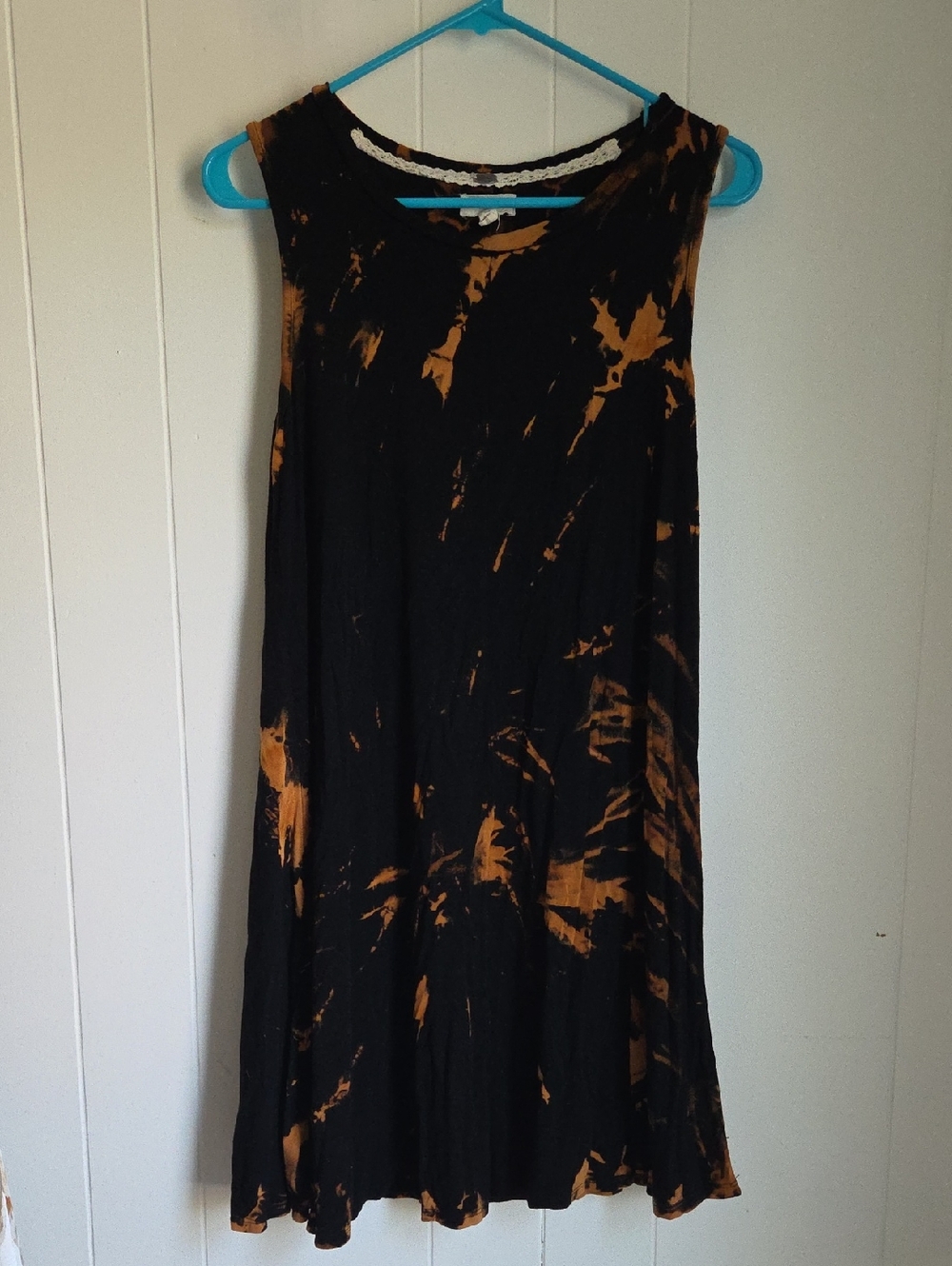 Cupio Black and Rust Tie-Dye Sleeveless Midi Dress